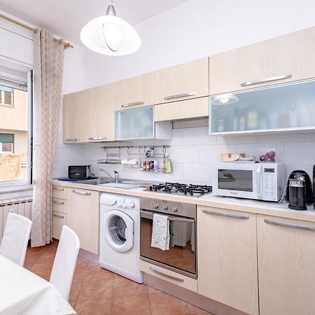 Dolce Casa Di Sve Vicino La Stazione Apartman Genova Kültér fotó